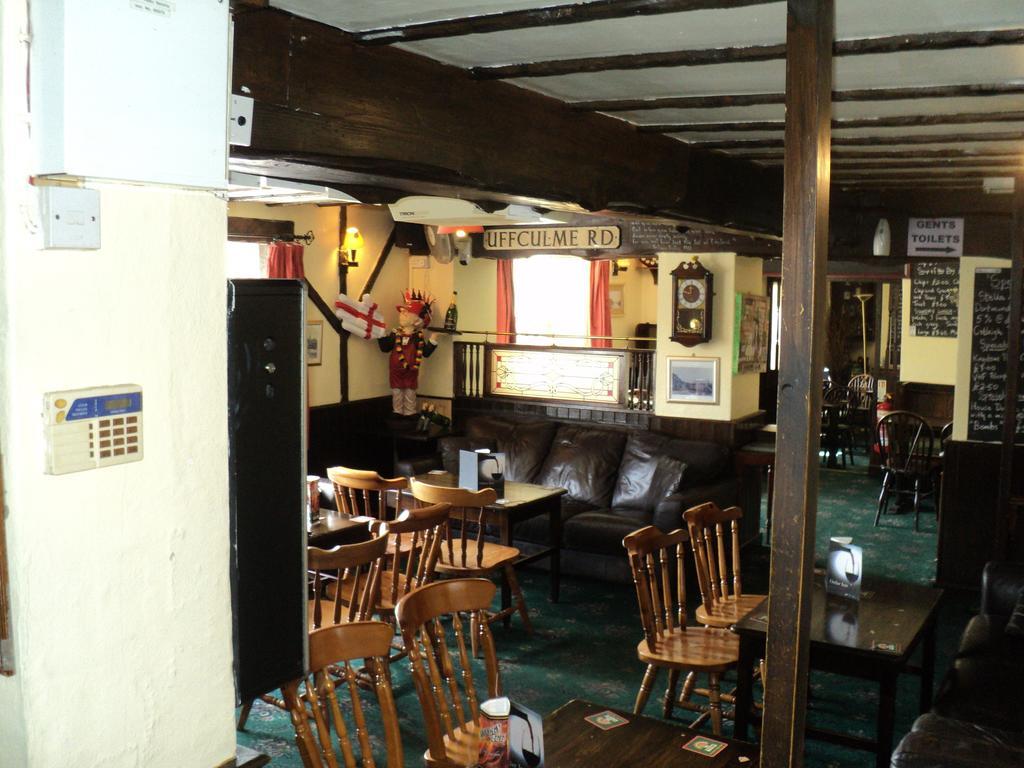 Ostler Inn Uffculme Bagian luar foto