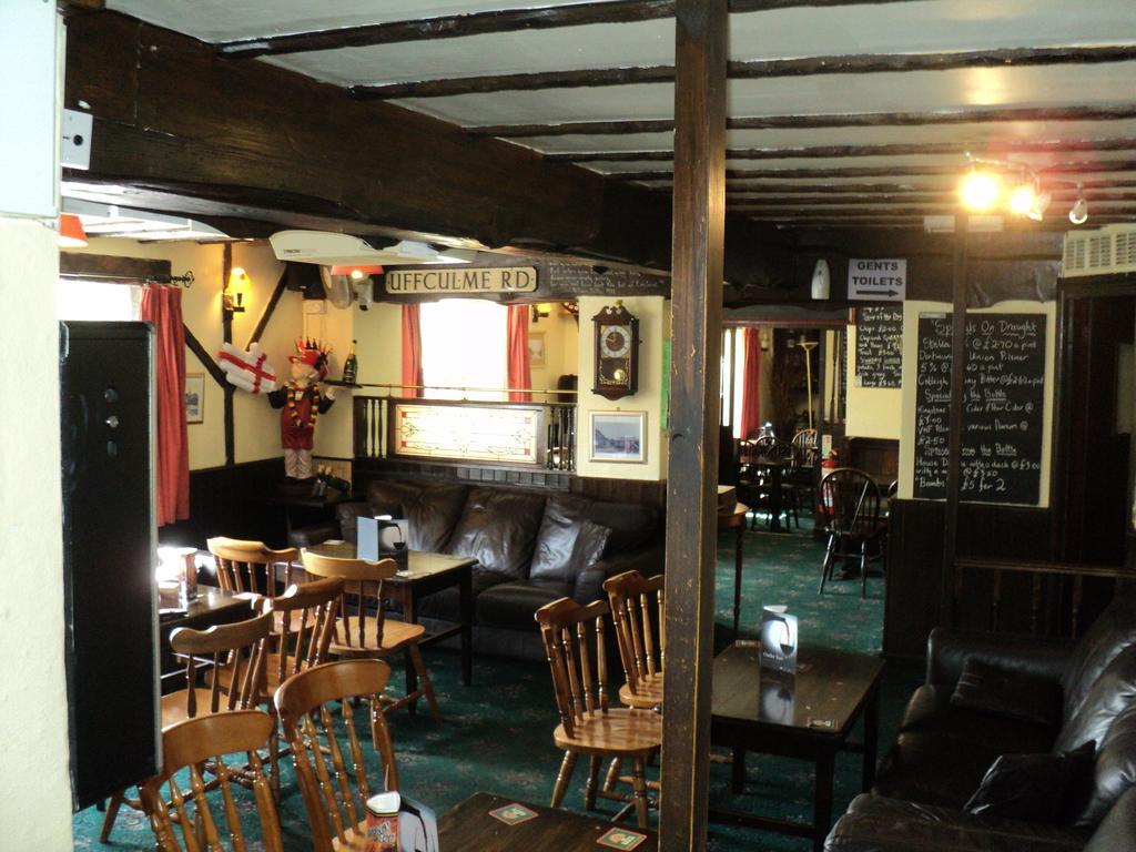 Ostler Inn Uffculme Bagian luar foto