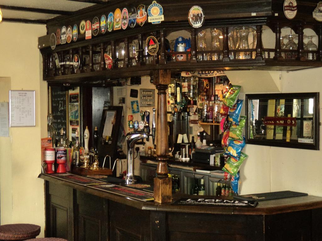 Ostler Inn Uffculme Bagian luar foto