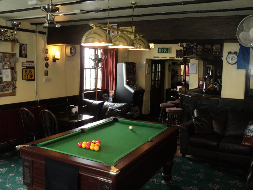 Ostler Inn Uffculme Bagian luar foto